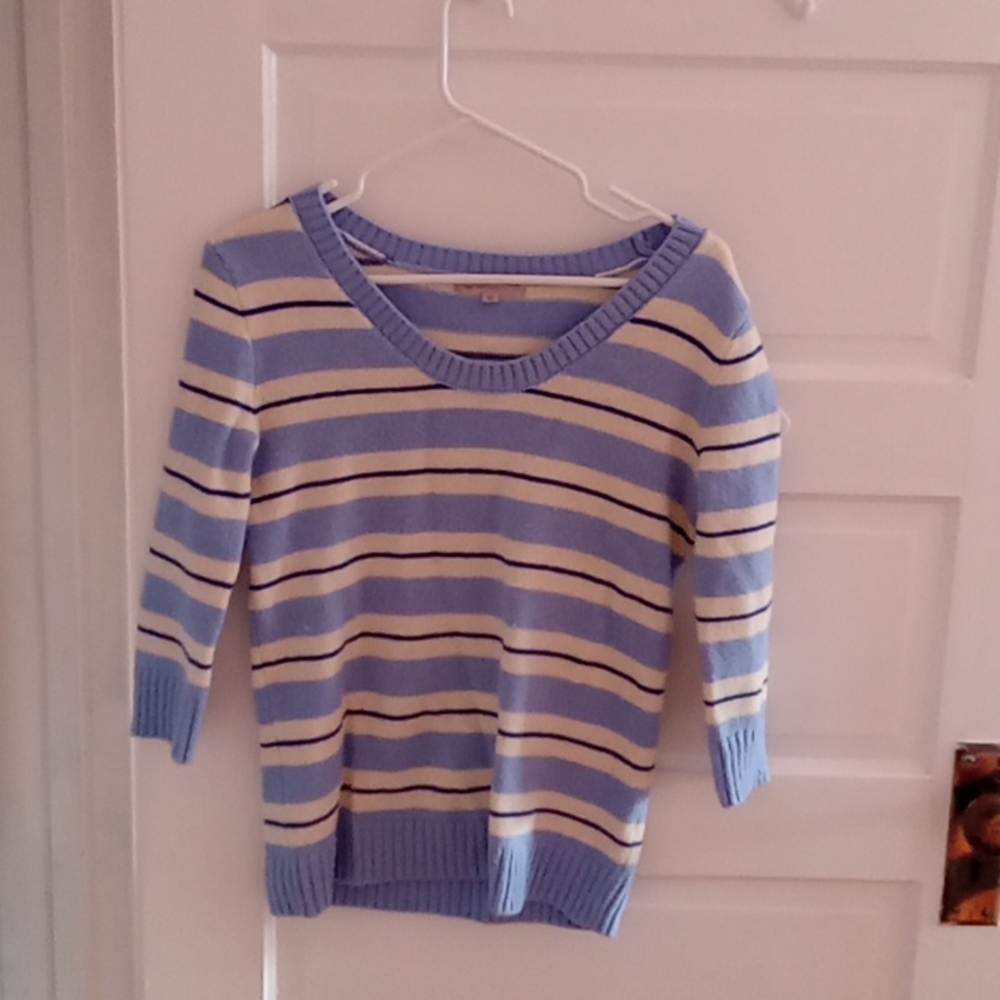 Cozy autumn sweater with blue stripes 3/4 sleeves